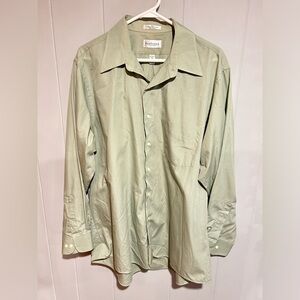 Men’s XL Van Huessen Sage Green Wrinkle Free Button Down Shirt